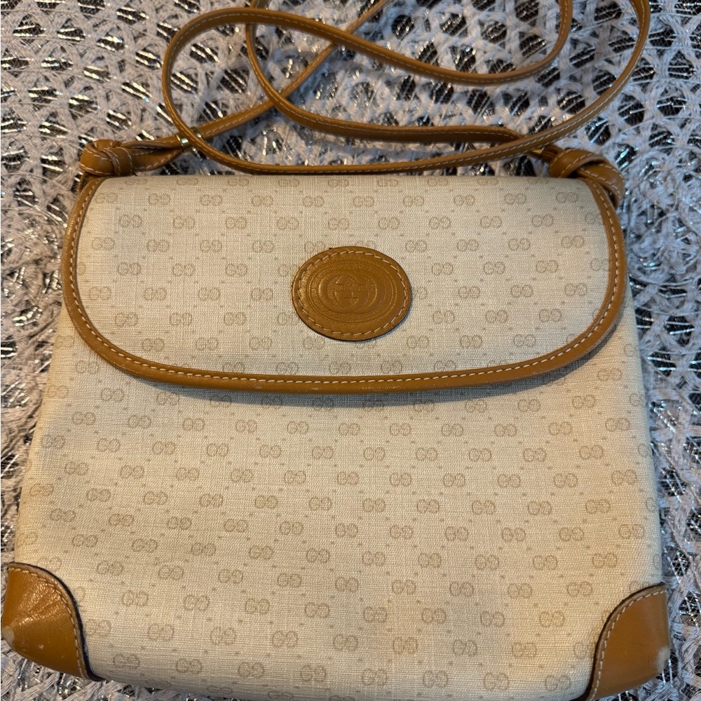 Vintage Gucci Tan and Cream/Beige Crossbody Bag